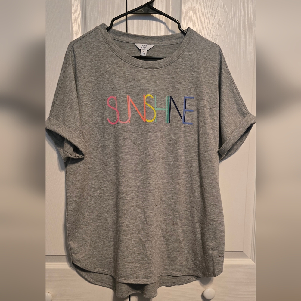 Crown & Ivy Gray Short Sleeve  Shirt, L, Round Bottom, Graphic Tee